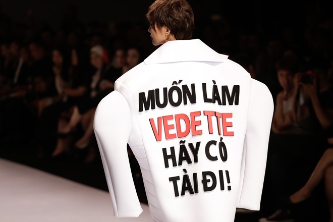 Thanh Hang dien ao voi chu 'Muon lam vedette hay co tai di' hinh anh 3