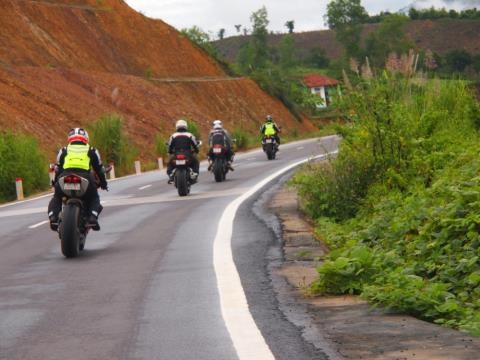 Xe phân khối lớn đi cao tốc: Dân chơi cũng không dám Xe phan khoi lon di cao toc: Dan choi cung khong dam