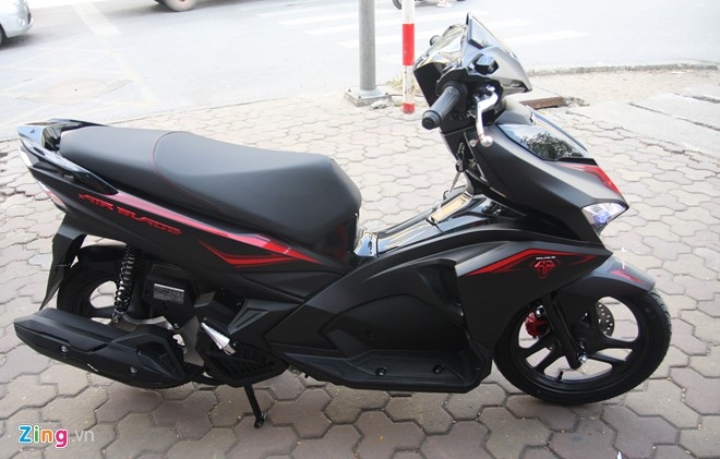 Anh Honda Air Blade 125 mau den mo gia 40 trieu vua len ke hinh anh 2