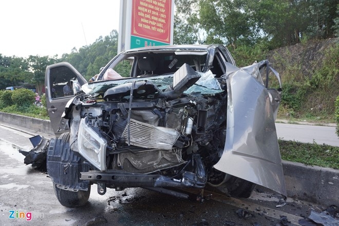 Oto nat dau sau tieng no, mot nguoi tu vong hinh anh 4