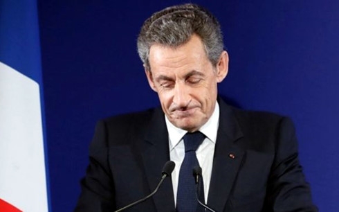 cuu tong thong phap sarkozy vo mong quay lai dien elysees hinh 1