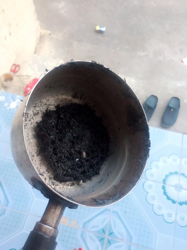 Lại thêm món trứng luộc cháy đen sì cả trứng cả nồi của mẹ bỉm sữa khiến dân tình xôn xao