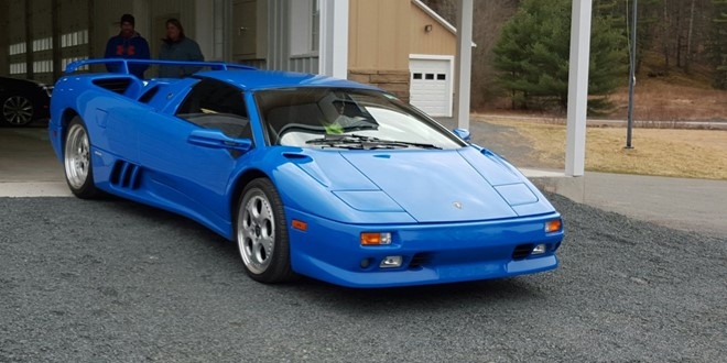 Lamborghini cu cua Donald Trump duoc rao ban tren eBay hinh anh 1