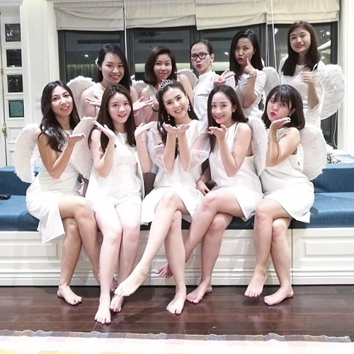 tiec-doc-than-voi-hoi-chi-em-ban-di-cua-mc-mai-ngoc-2