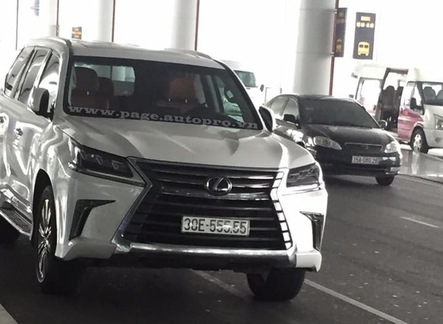  Lexus LX570 2016 biển ngũ quý 5... 