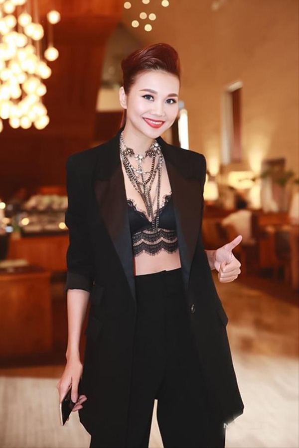 áo vest đen