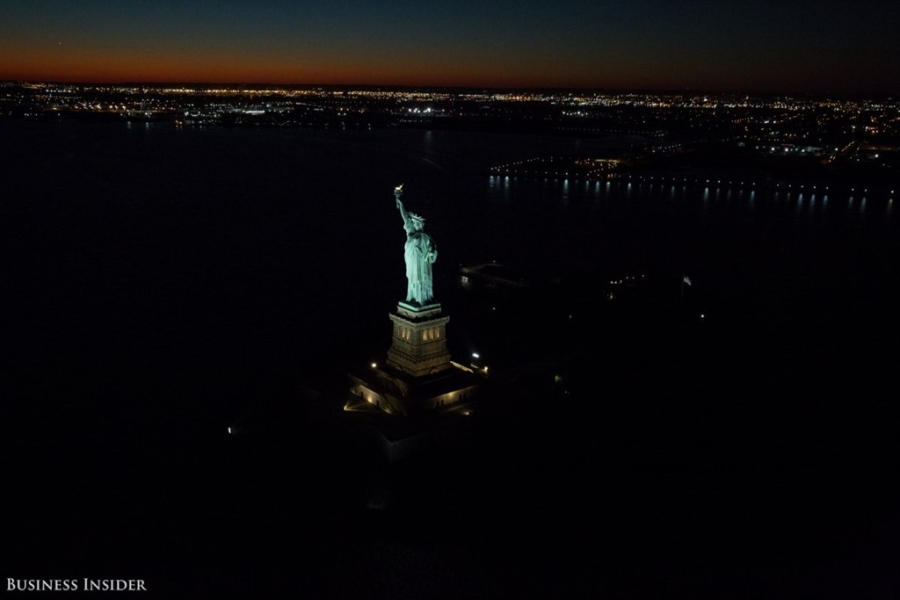 Bo anh New York dem sieu trang tu truc thang khong cua hinh anh 7