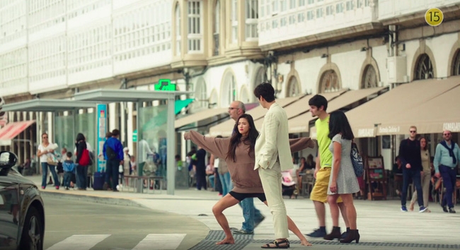 Đồ hiệu ngập mặt, Huyền thoại biển xanh lại là một show thời trang nữa của Jeon Ji Hyun - Ảnh 13.