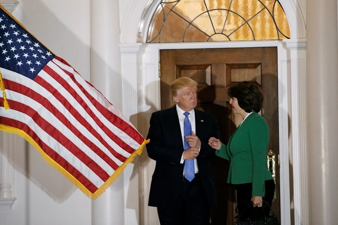 Donald Trump bi to moi bao chi den hop kin roi quat nat hinh anh 3