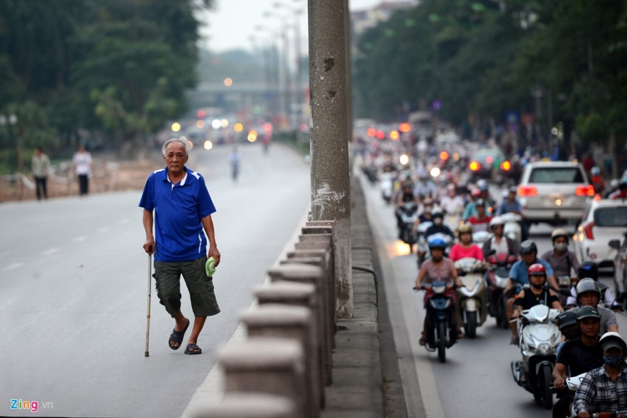 Chan mot chieu duong Kim Ma thi cong Metro hinh anh 8