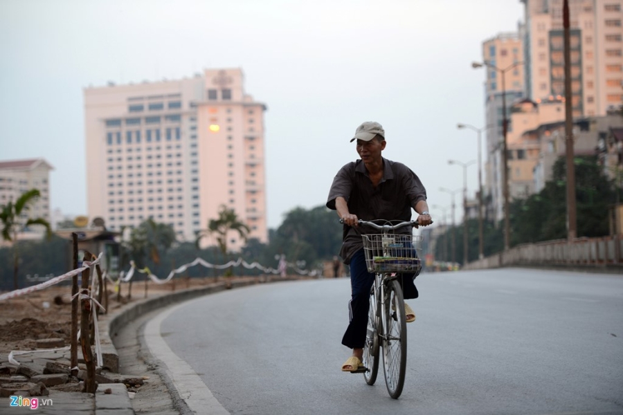 Chan mot chieu duong Kim Ma thi cong Metro hinh anh 9
