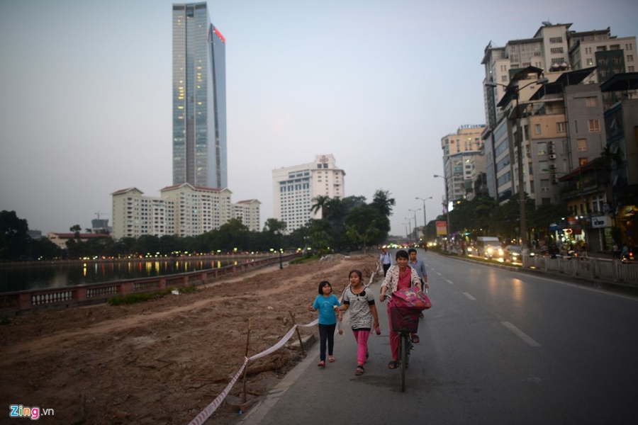 Chan mot chieu duong Kim Ma thi cong Metro hinh anh 10