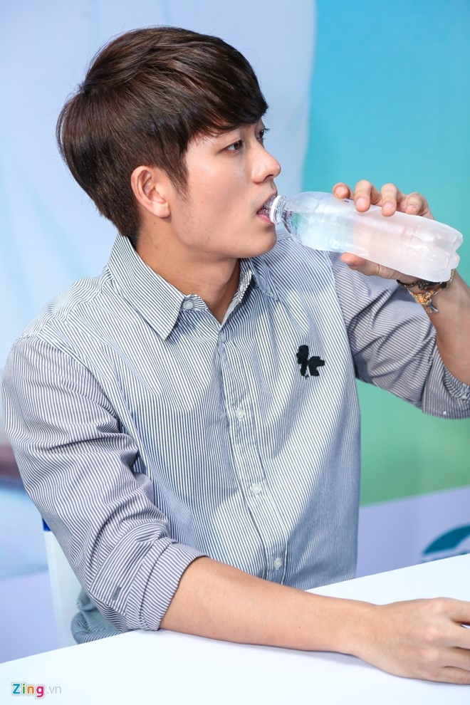 Fan Viet xep hang dai cho gap Kang Tae Oh o Sai Gon hinh anh 9