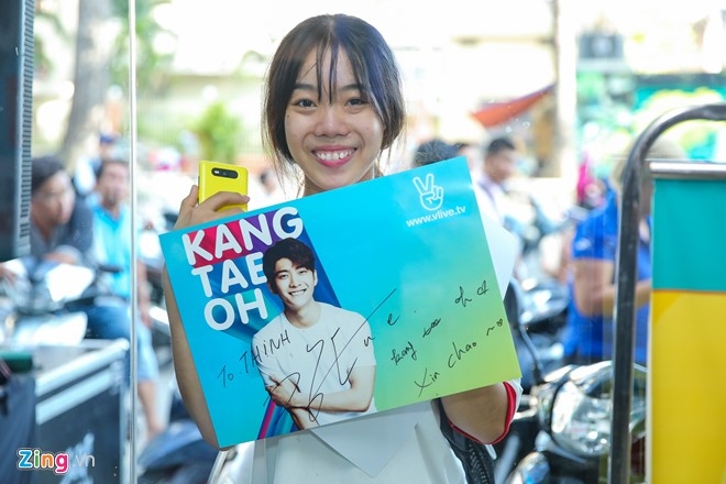 Fan Viet xep hang dai cho gap Kang Tae Oh o Sai Gon hinh anh 11