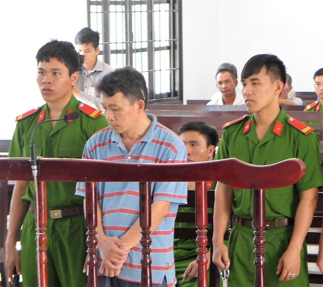 Nguyen can bo huyen uy lua gan 600 trieu dong lanh 12 nam tu hinh anh 1