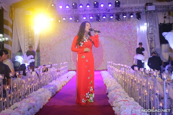 dam-cuoi-bac-ty-hoanh-trang-cua-dai-gia-8x-hung-yen-4