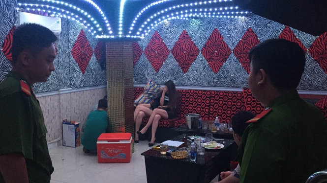 Bị kiểm tra, nhiều “ngáo đá” mời cả công an chơi ma túy