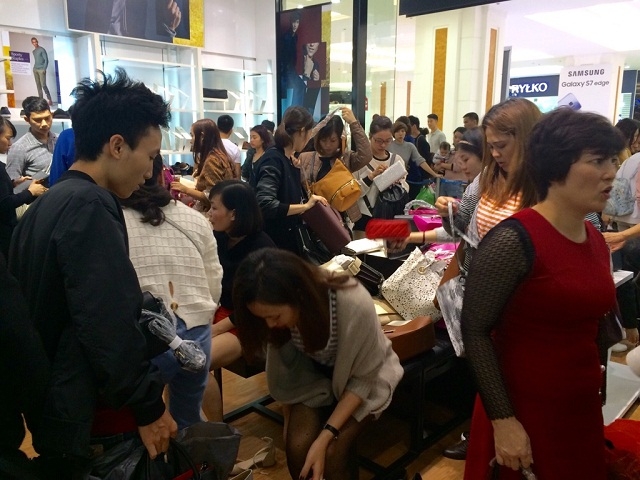 goc khuat sau ngay “black friday” phien ban viet hinh anh 3