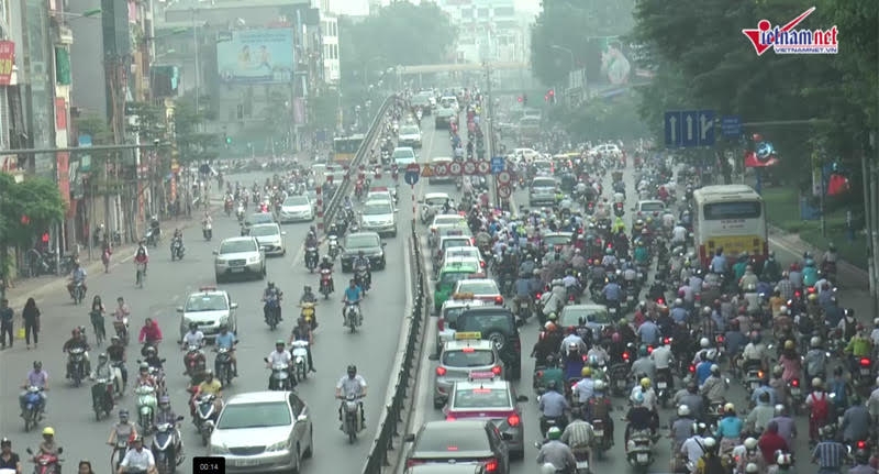 Hà Nội phân làn, cấm taxi để gia cố cầu vượt