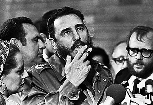 hen Cuban Prime Minister Fidel Castro smokes a cigar during interviews with the press during a visit of U.S. Senator Charles McGovern, in Havana in this May 1975 file photo. REUTERS/Prensa Latina/File Phot
