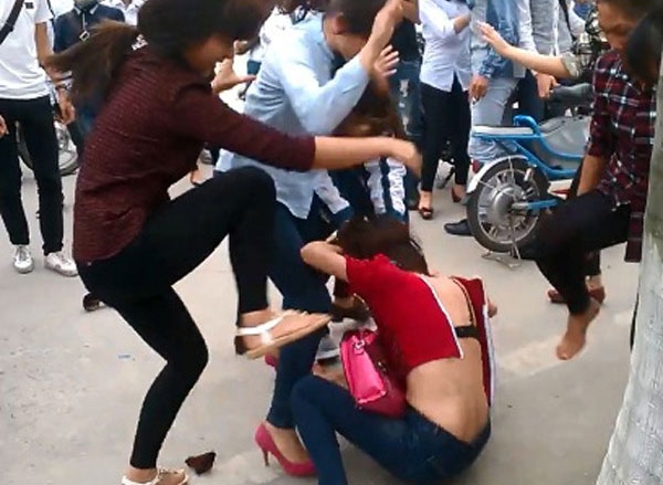 Một vụ ẩu đả trên đường.