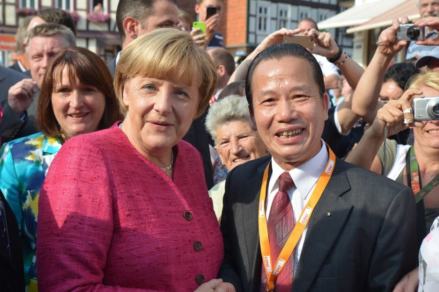 nghi si goc viet tai dac cu vao ban lanh dao dang cdu tai thanh pho cua duc hinh anh 1