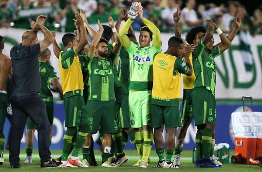 Hình ảnh các cầu thủ Brazil trước lúc máy bay cất cánh