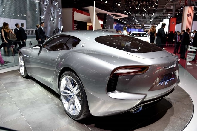 Maserati san xuat sieu xe dien canh tranh Tesla hinh anh 3