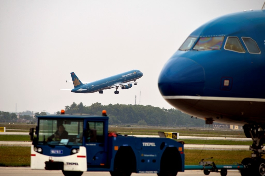 May bay xep hang cat canh o Noi Bai hinh anh 13