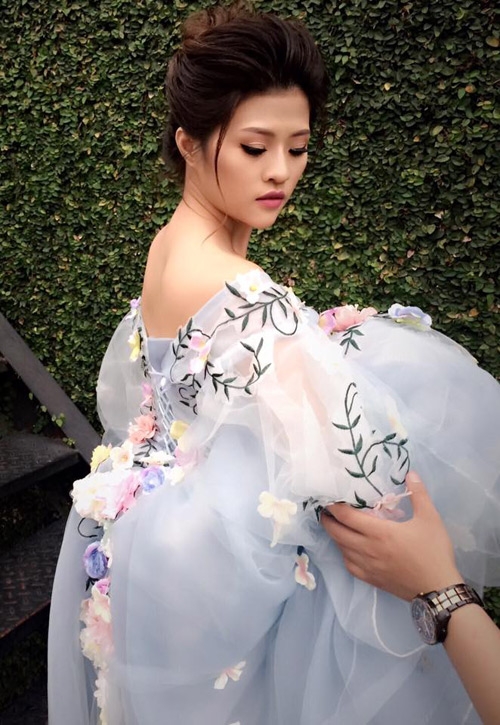 nu dj boc lua khoe anh cuoi lang man voi cuu tien dao viet thang hinh anh 1