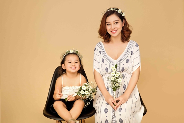 jennifer-pham-tao-dang-voi-con-gai-truoc-khi-nghi-sinh-4