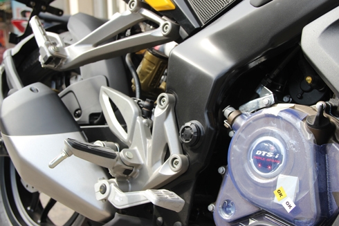 bajaj-pulsar-rs200-abs-2016-gia-hon-80-trieu-tai-viet-nam-5