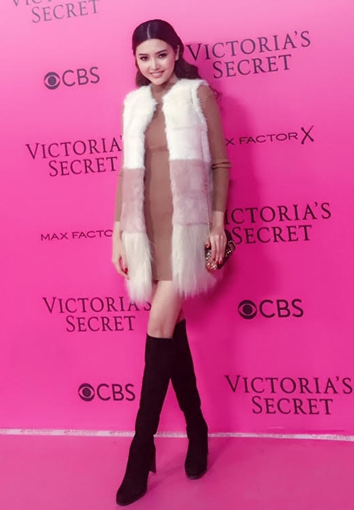 ngoc-duyen-le-ha-vao-hau-truong-show-victorias-secret-3