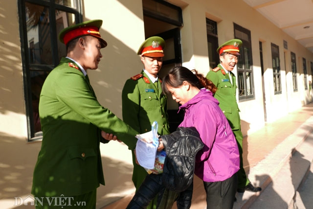 ảnh: khoanh khac vo oa hanh phuc trong ngay dac xa hinh anh 8