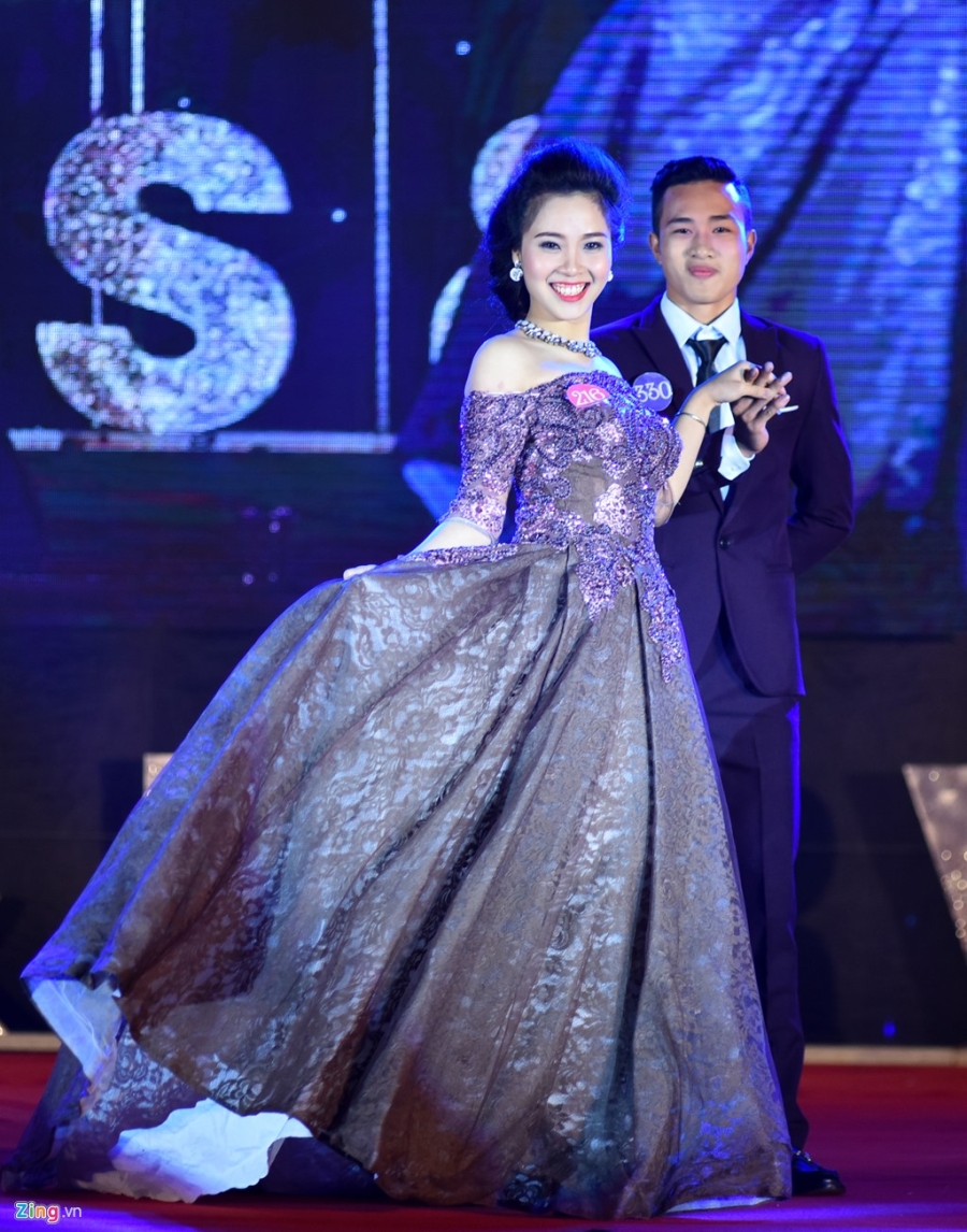 Chang trai cao 1,8 m tro thanh nam vuong DH Quoc gia Ha Noi hinh anh 8