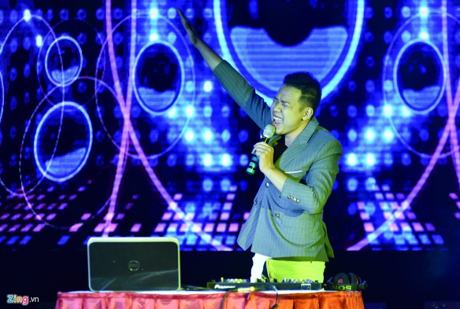 Chang trai cao 1,8 m tro thanh nam vuong DH Quoc gia Ha Noi hinh anh 9