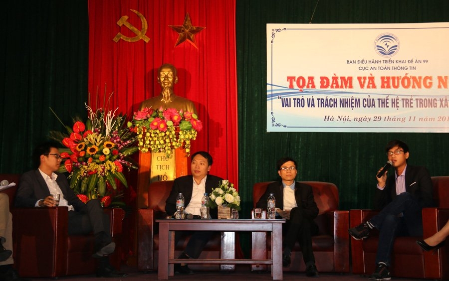 “Em phải học thế nào để lương khởi điểm 2.000 USD/ tháng?”
