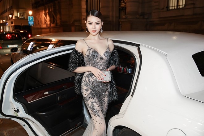 Le Ha, Ngoc Duyen mac goi cam du show Victoria's Secret hinh anh 4