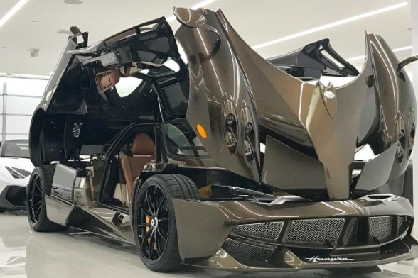 Nha tai phiet My tau Pagani Huayra hang doc hinh anh 3