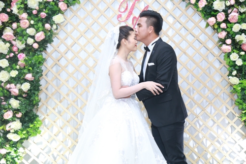 sao bong da tap nap du tiec cuoi dj boc lua va cuu tien dao viet thang hinh anh 1