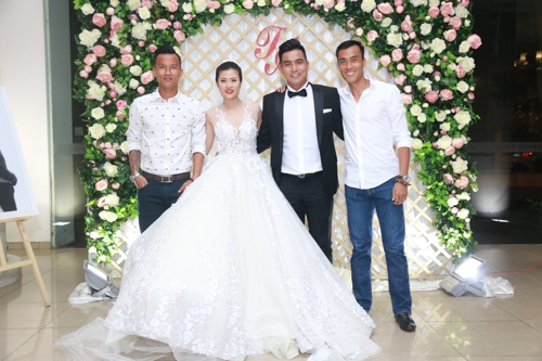 sao bong da tap nap du tiec cuoi dj boc lua va cuu tien dao viet thang hinh anh 3