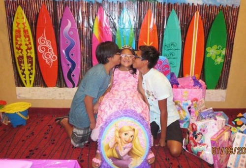 bo-anh-chung-to-tinh-yeu-gia-dinh-khong-phu-thuoc-vao-adn-6