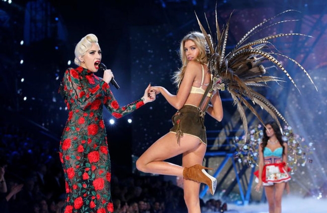 Khỏi chờ dông dài, đã có ngay 1 clip nét căng của Victorias Secret Show 2016 - Ảnh 2.