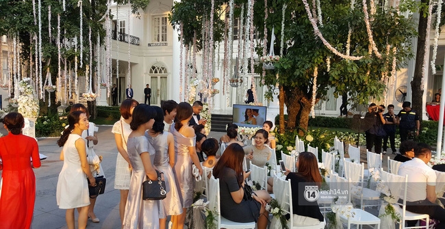 Những hình ảnh đầu tiên trong đám cưới hoành tráng của cô gái thời tiết Mai Ngọc - Ảnh 7.