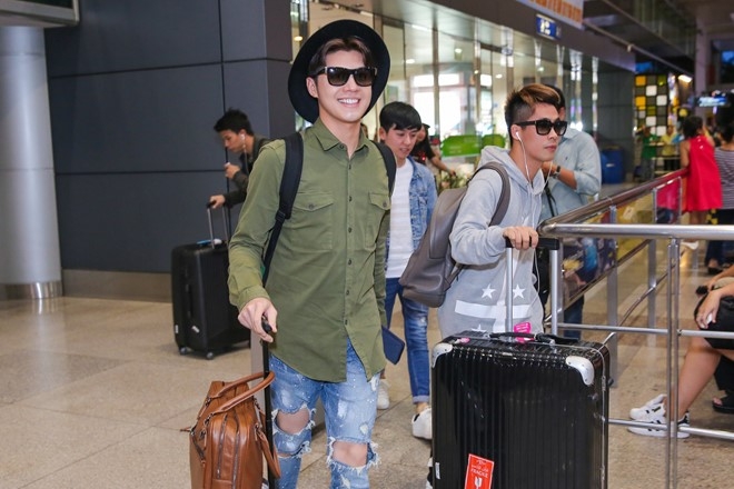 Noo Phuoc Thinh duoc fan chuc mung tai san bay hinh anh 3