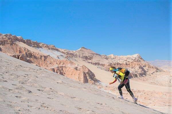 Cô gái Việt trở thành người phụ nữ châu Á đầu tiên vượt 4 sa mạc