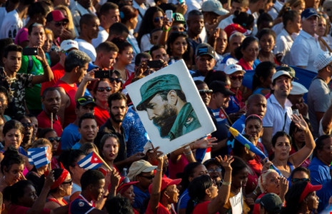 Cuba sẽ cấm đặt tên đường, xây tượng đài Fidel Castro - ảnh 1