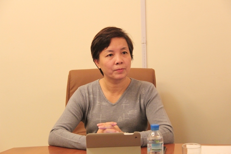 nguoi chuyen gioi e che vi bi dung lam cong cu tinh duc hinh anh 2