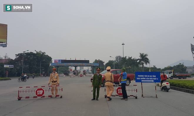 Hơn 30 ô tô tiếp tục vây trạm thu phí cầu Bến Thuỷ, Giám đốc chi nhánh BOT đã lên tiếng - Ảnh 3.