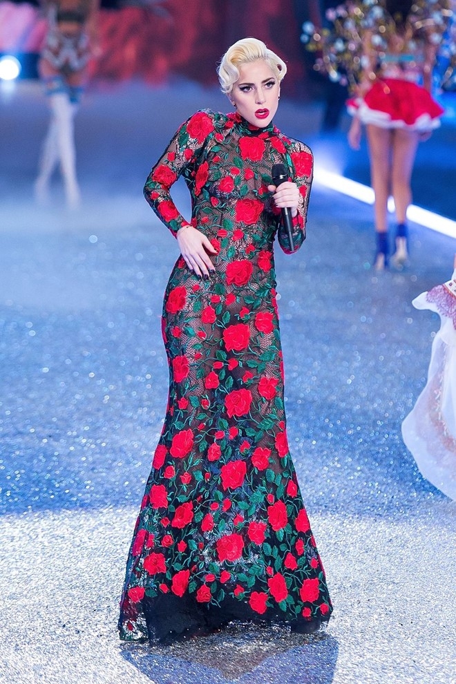 Kendall Jenner dep nhat tuan voi mot vay ngu hinh anh 3